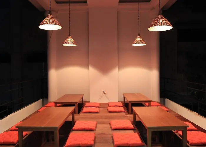 Ashia & Lounge