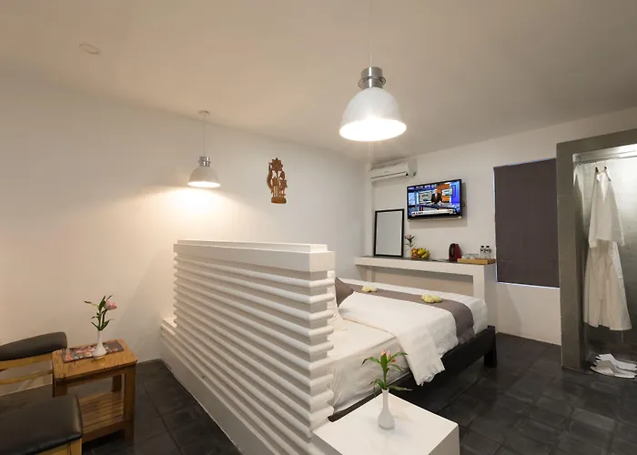 Ashia & Lounge Hotel 3*