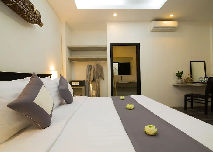 Ashia & Lounge Hotel