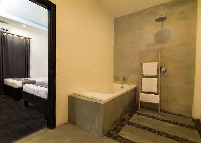 Ashia & Lounge Hotel 3*
